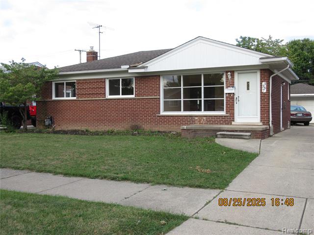 front view picture of 3367 Norwood, Trenton, MI. 48183