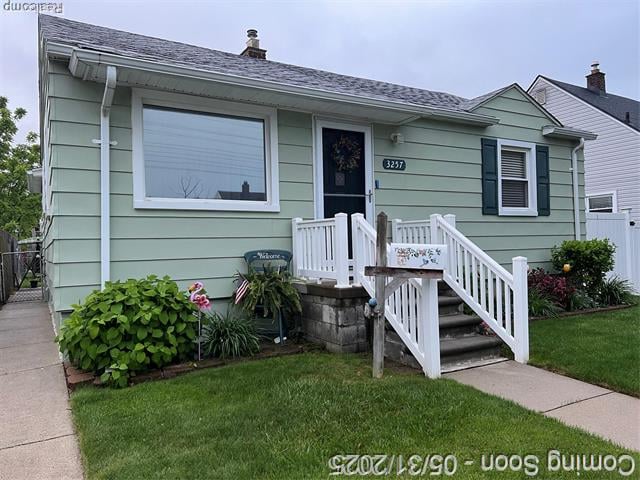 front view picture of 3257 John R, Trenton, MI. 48183