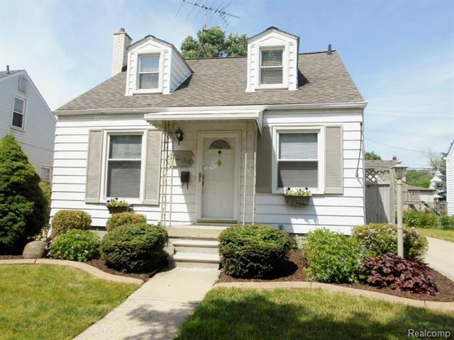 front view picture of 2904 St Paul, Trenton, MI. 48183