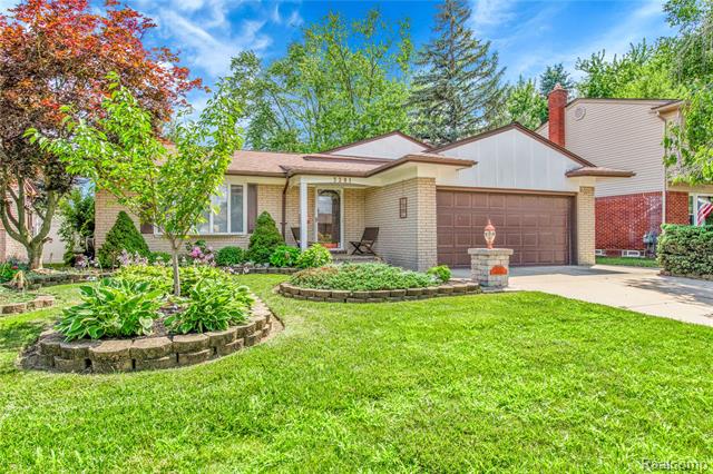 front view picture of 3281 Brookshire, Trenton, MI. 48183