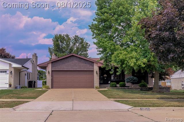 front view picture of 3210 Brookshire, Trenton, MI. 48183