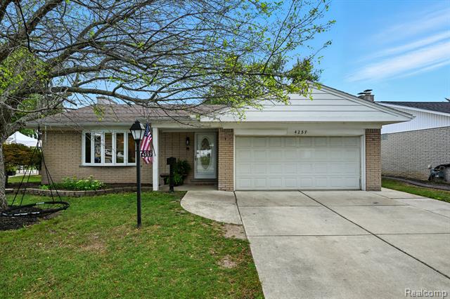 front view picture of 4257 Ponderosa, Trenton, MI. 48183