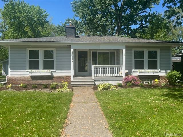 front view picture of 8610 Macomb, Grosse Ile, MI. 48138