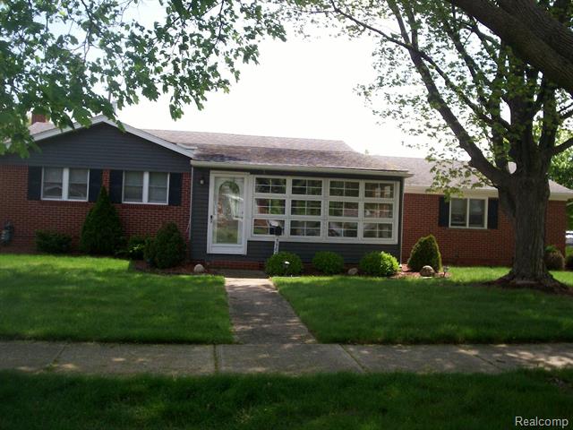 front view picture of 3987 Highview, Trenton, MI. 48183