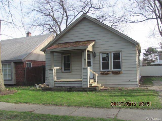 front view picture of 68 Fairwood St, Ferndale, MI. 48220