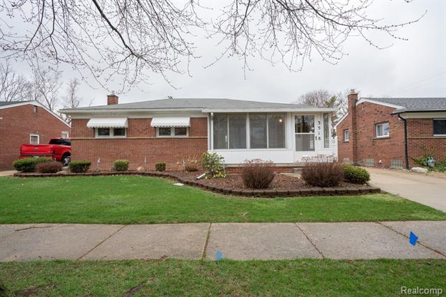 front view picture of 3518 Norwood, Trenton, MI. 48183