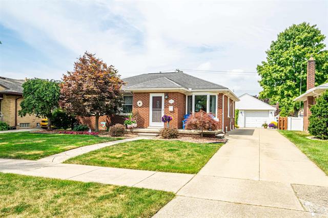 front view picture of 3530 Edsel, Trenton, MI. 48183
