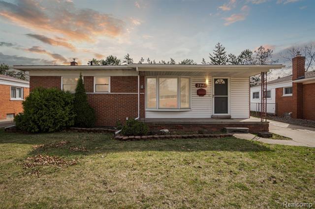 front view picture of 2941 Longmeadow, Trenton, MI. 48183