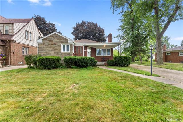front view picture of 2953 Rosewood, Trenton, MI. 48183