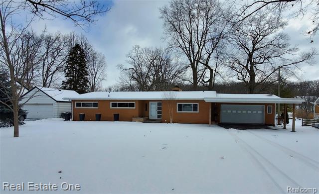 front view picture of 22813 Meridian, Grosse Ile, MI. 48138