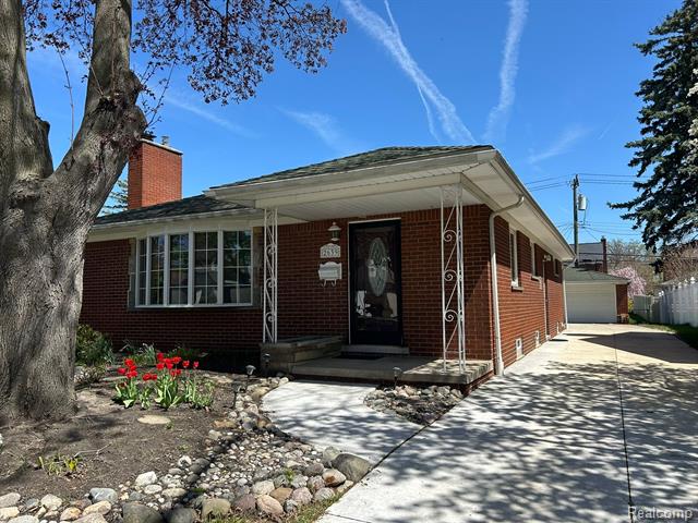 front view picture of 2639 Edsel, Trenton, MI. 48183