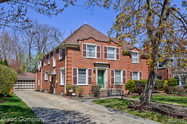 front view picture of 20 Oxford Blvd, Pleasant Ridge, MI. 48069