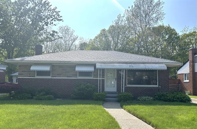 front view picture of 2584 Longmeadow, Trenton, MI. 48183