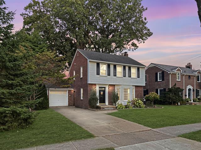 front view picture of 2577 Edsel, Trenton, MI. 48183