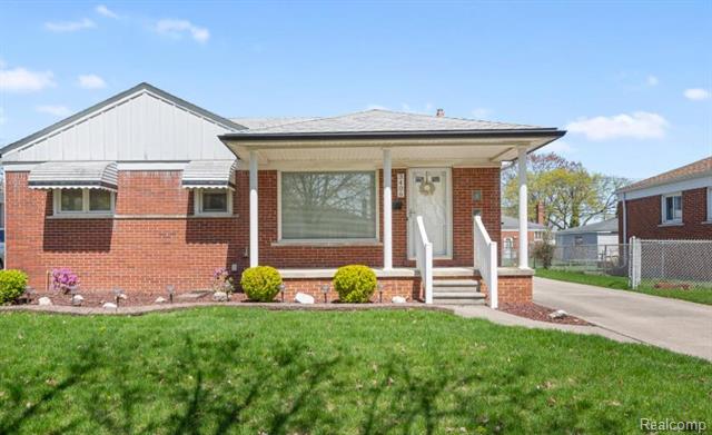 front view picture of 3406 N Lynn Ct, Trenton, MI. 48183