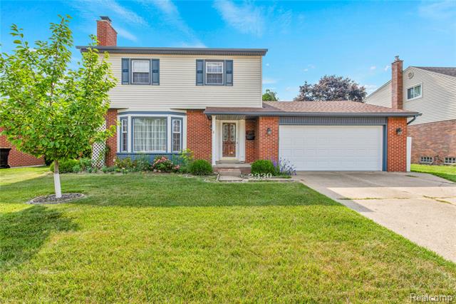 front view picture of 2330 Cambridge, Trenton, MI. 48183