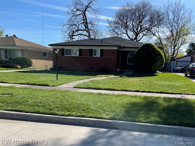 front view picture of 15838 Harden Cir, Southfield, MI. 48075