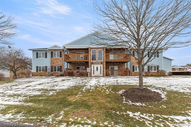 front view picture of 1325 Harbour Blvd, Trenton, MI. 48183