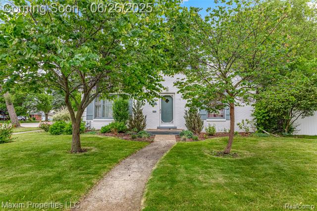 front view picture of 2205 Glenwood, Trenton, MI. 48183