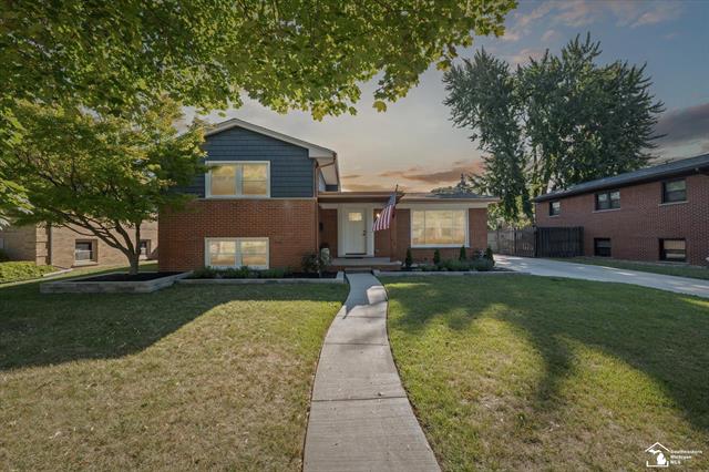 front view picture of 1723 N Trenton, Trenton, MI. 48183