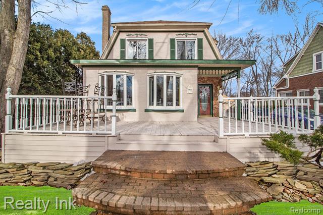 front view picture of 9820 Byromar, Grosse Ile, MI. 48138