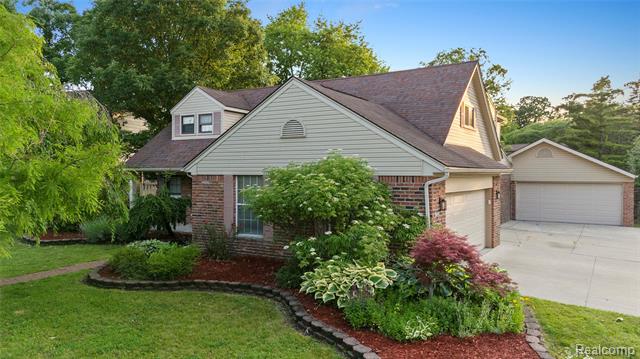 front view picture of 20614 Maplewood, Riverview, MI. 48193