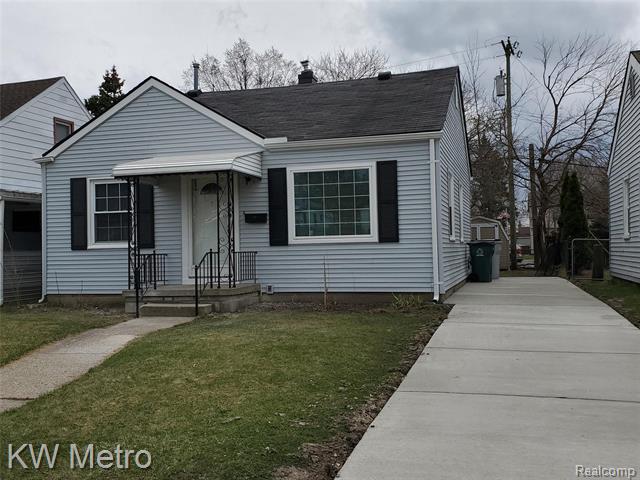 front view picture of 421 W Morehouse Ave, Hazel Park, MI. 48030