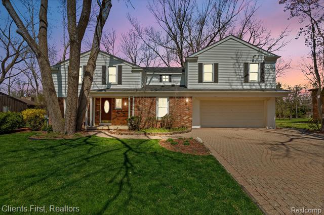 front view picture of 9350 Byromar, Grosse Ile, MI. 48138