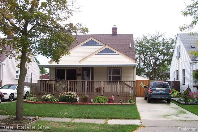 front view picture of 157 Detroit, Trenton, MI. 48183