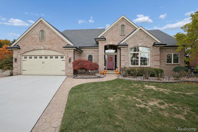 front view picture of 15721 Meadows Drive, Riverview, MI. 48193