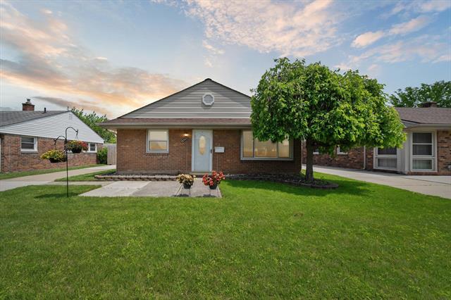 front view picture of 18711 Koester, Riverview, MI. 48193