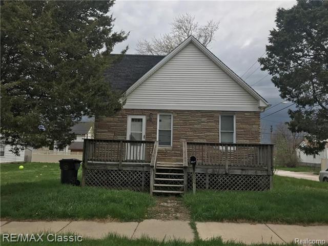 front view picture of 261 Detroit, Trenton, MI. 48183
