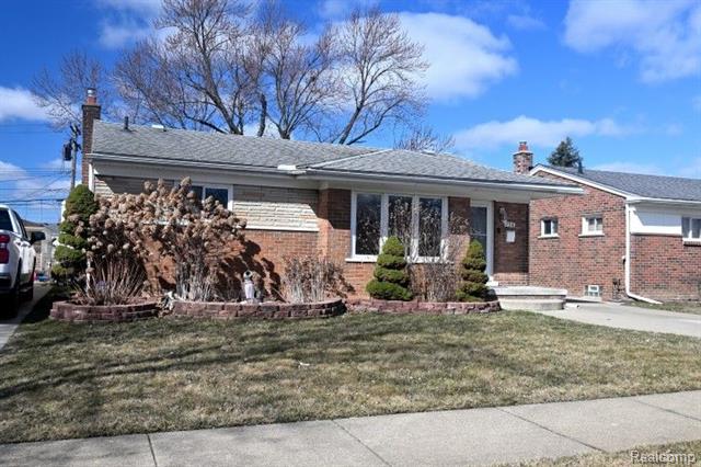 front view picture of 17518 Koester, Riverview, MI. 48193