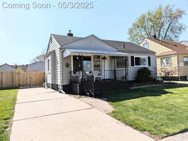 front view picture of 17146 Smith, Riverview, MI. 48193