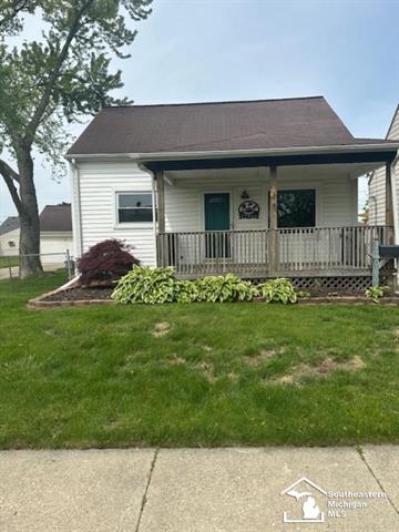 front view picture of 17066 Smith, Riverview, MI. 48193