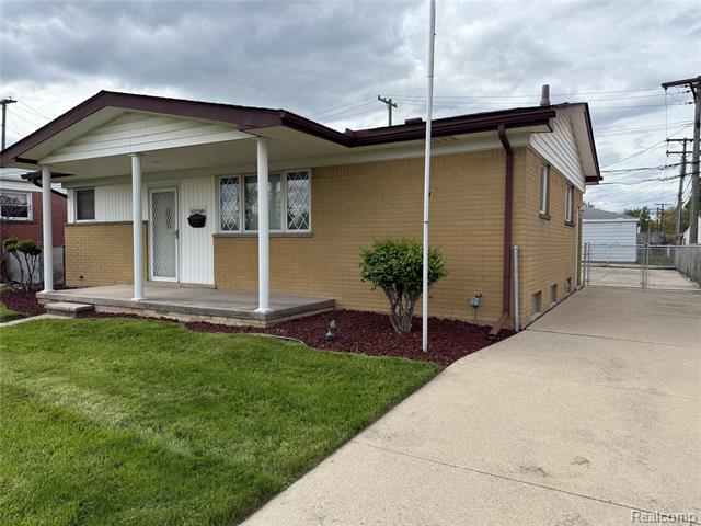 front view picture of 15258 Travis, Southgate, MI. 48195