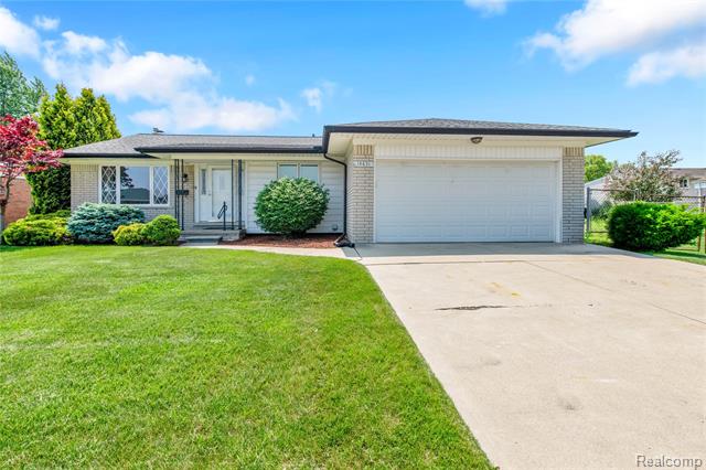 front view picture of 15631 Susan, Southgate, MI. 48195