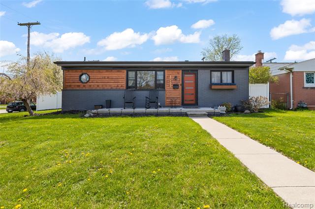 front view picture of 14911 Cook, Southgate, MI. 48195