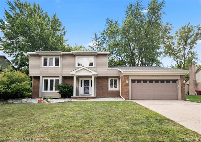 front view picture of 25051 Sullivan Ln, Novi, MI. 48375