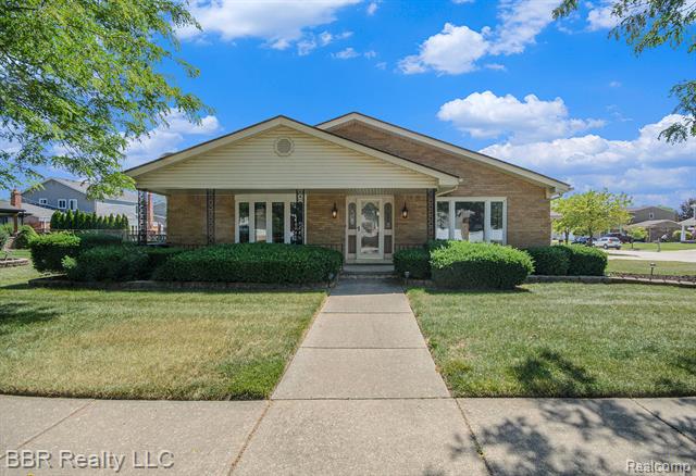 front view picture of 15810 Cumberland, Riverview, MI. 48193