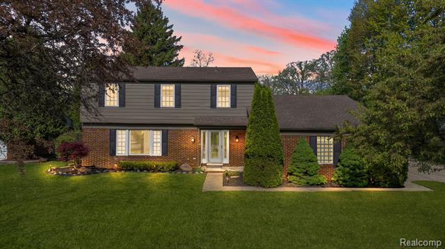 front view picture of 18080 Parke Lane, Grosse Ile, MI. 48138