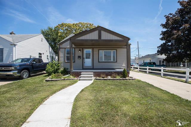 front view picture of 3867 17Th, Wyandotte, MI. 48192