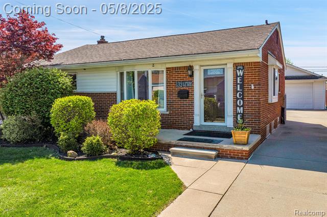 front view picture of 13241 Peach, Southgate, MI. 48195