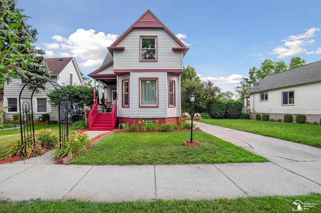 front view picture of 423 Plum, Wyandotte, MI. 48192