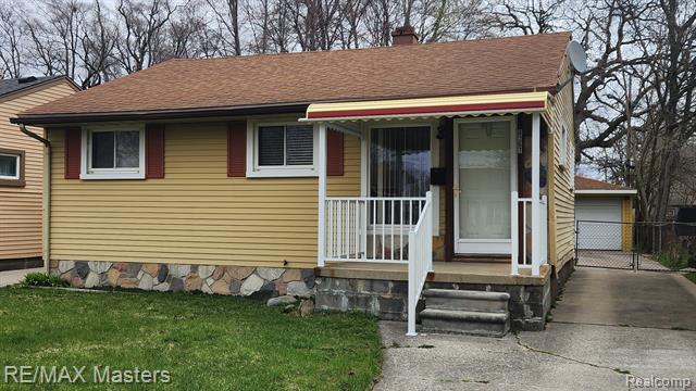 front view picture of 8267 Oak, Taylor, MI. 48180