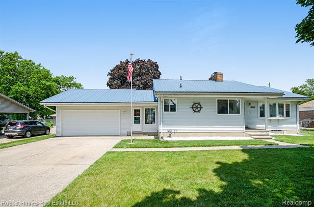 front view picture of 13370 Gerald, Rockwood, MI. 48173