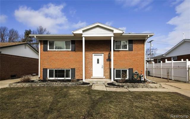 front view picture of 14234 Stoeflet, Rockwood, MI. 48173