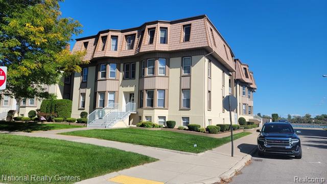 front view picture of 3255 Van Alstyne, Wyandotte, MI. 48192
