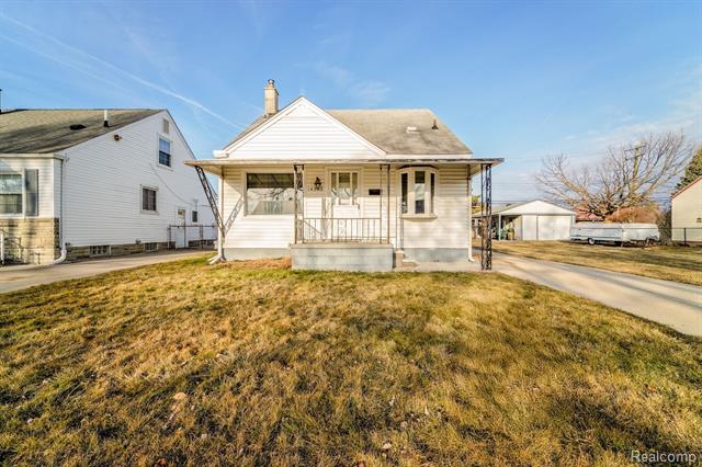 front view picture of 14762 Richmond, Southgate, MI. 48195