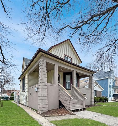 front view picture of 447 Sycamore, Wyandotte, MI. 48192